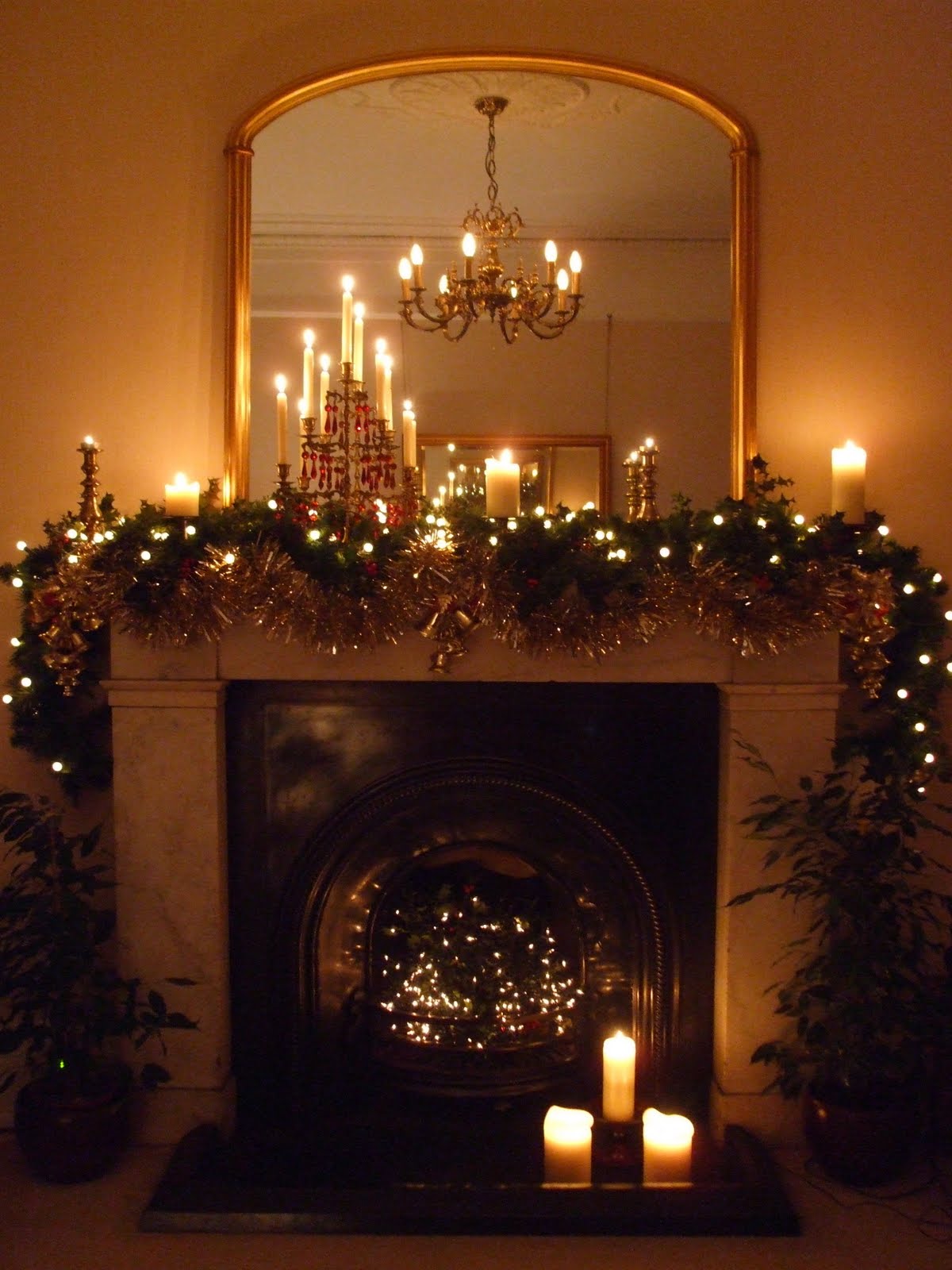 A beautifully decorated fireplace