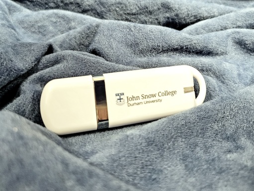 John Snow College USB Stick 